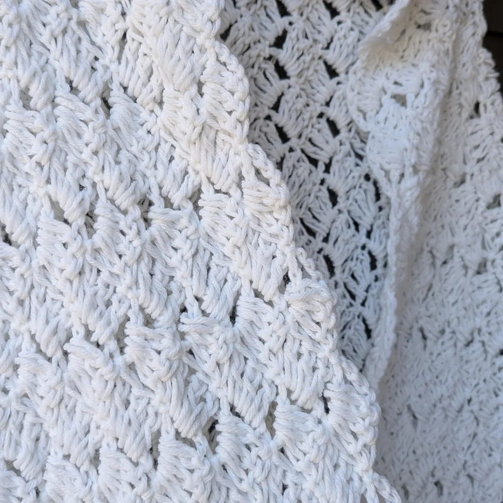 Vintage Handmade Open Macrame Crochet XLarge White Triangle Scarf Shawl Fringe